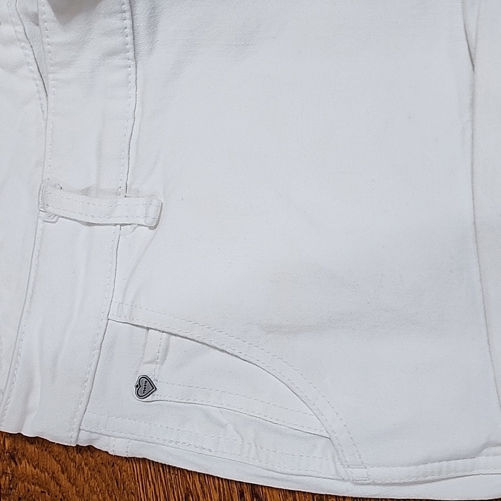 Torrid Cuffed White Denim Shorts Non Distressed Size 12 - Picture 2 of 8